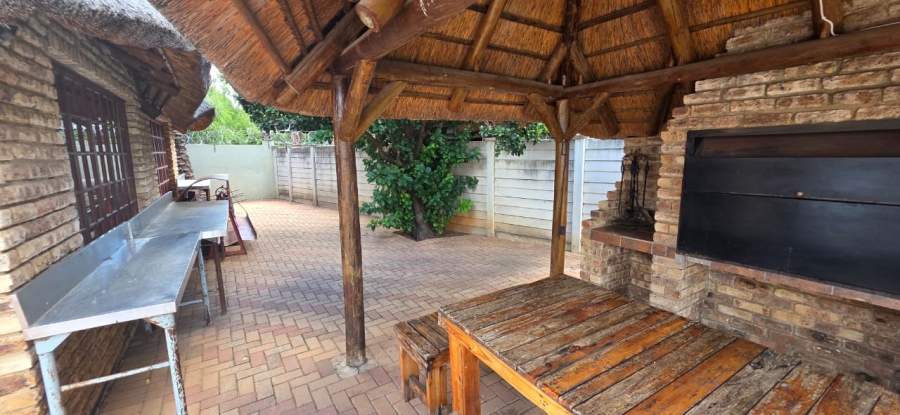 4 Bedroom Property for Sale in Flamwood North West